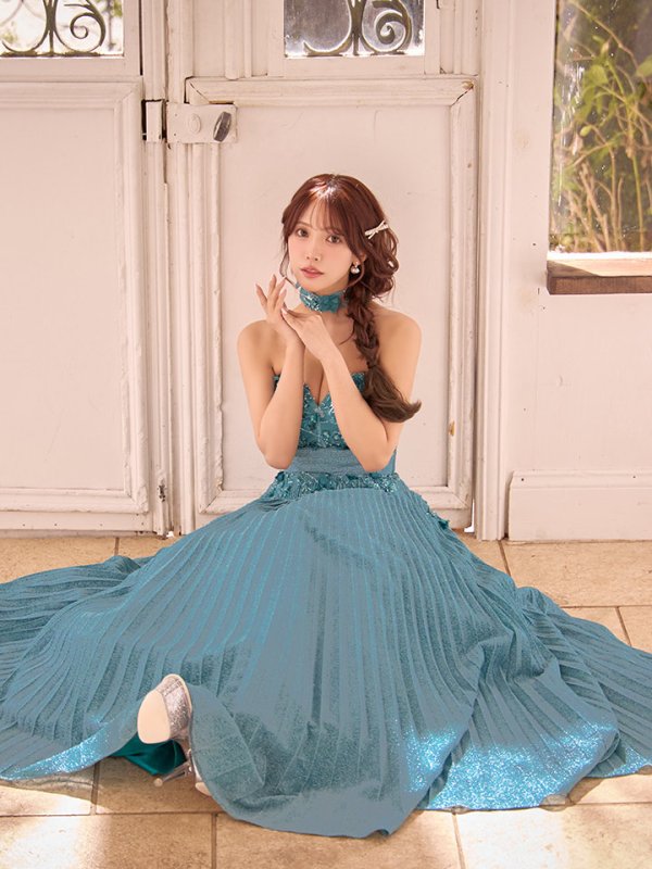 ティールグリーン モデル：三上悠亜　身長：159cm　着用サイズ：Sサイズ