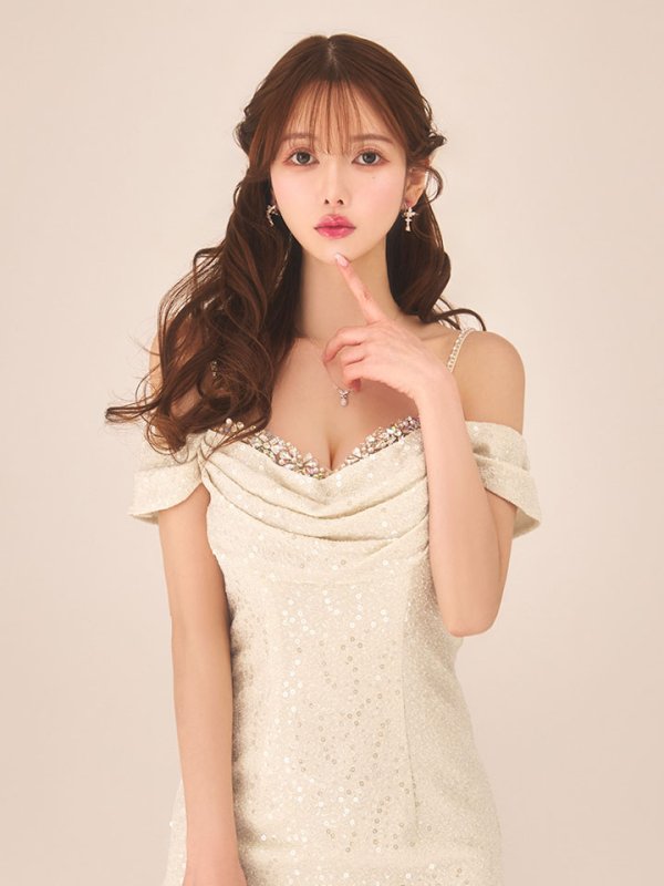 シャンパン モデル：ゆめ　身長：160cm　着用サイズ：Sサイズ