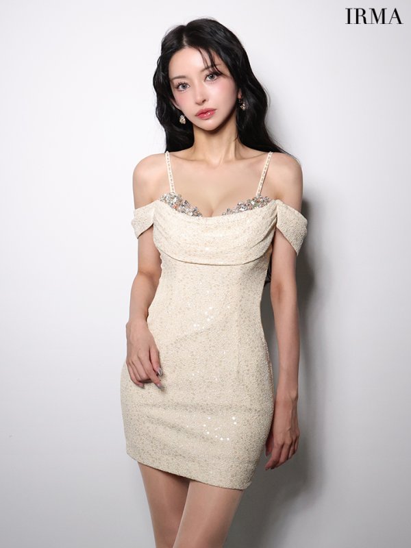 シャンパン モデル：まおちゃる　身長：158cm　着用サイズ：Sサイズ