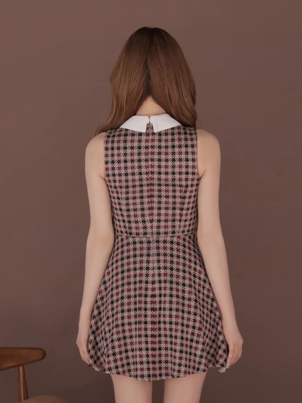 レッド　モデル：まみ　身長：161cm　着用サイズ：Sサイズ