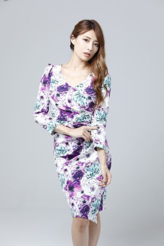 XLサイズあり【Alice/アリス】フラワープリント/ フロントジップ