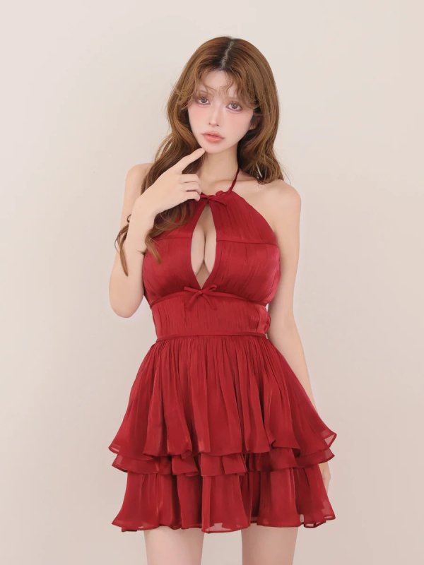 レッド　モデル：まりん　身長：164cm　着用サイズ：Sサイズ