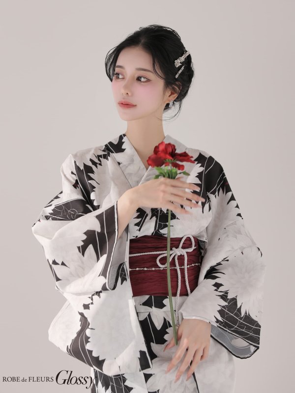ブラック　モデル：ゆりお　身長：165cm　着用サイズ：Fサイズ