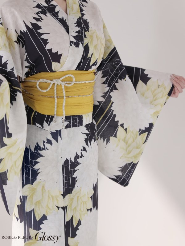 ネイビー　モデル：しおん　身長：158cm　着用サイズ：Fサイズ