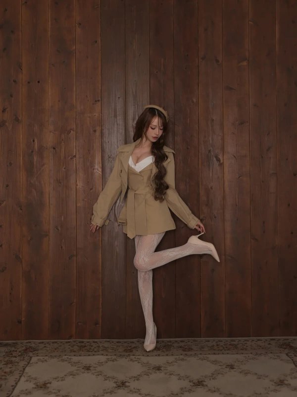 ベージュ　モデル：れみれみ　身長：163cm　着用サイズ：Fサイズ