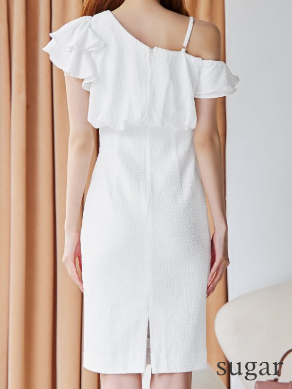 ホワイト　モデル：あすか　身長：170cm　着用サイズ：Sサイズ