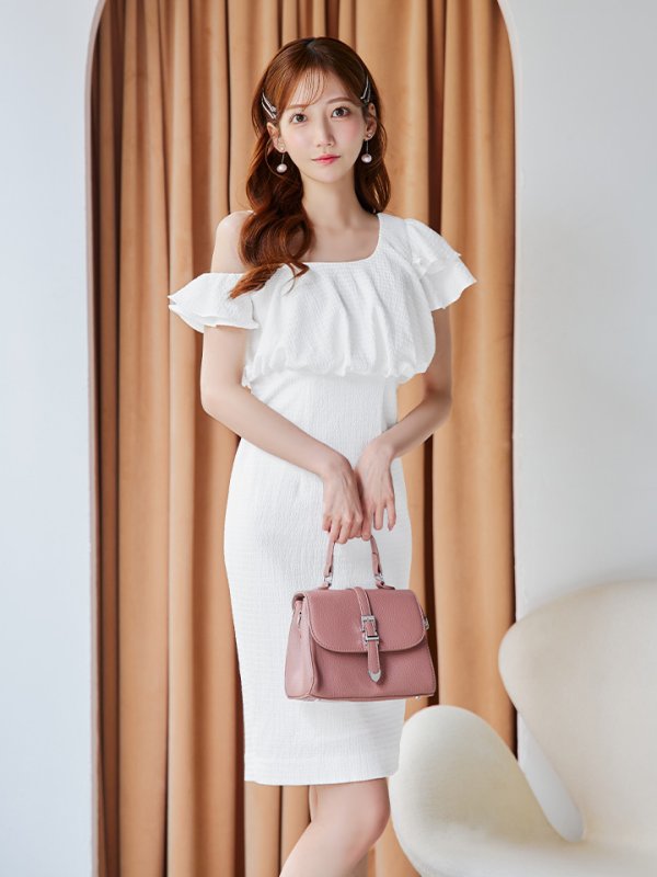 ホワイト　モデル：あすか　身長：170cm　着用サイズ：Sサイズ