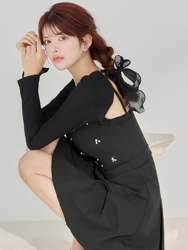 ブラック モデル：まりん　身長：164cm　着用サイズ：Sサイズ