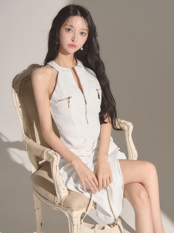 ホワイト モデル：まおちゃる　身長：158cm　着用サイズ：Sサイズ