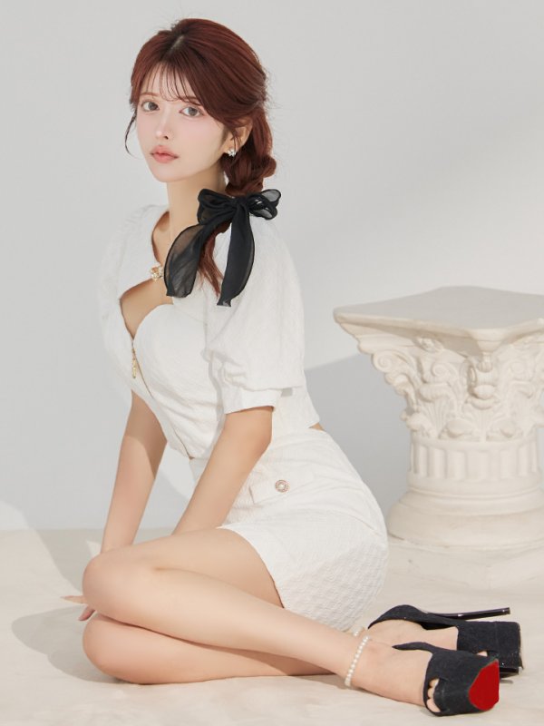 ホワイト　モデル：まりん　身長：164cm　着用サイズ：Sサイズ