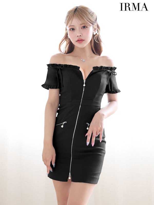 ブラック モデル：如月れい　身長：156cm　着用サイズ：Sサイズ