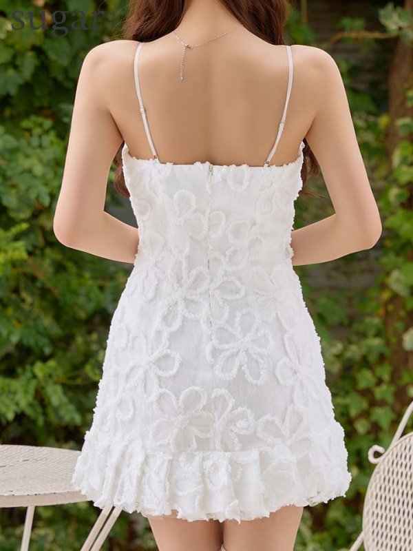 ホワイト　モデル：ももか　身長：156cm　着用サイズ：XSサイズ