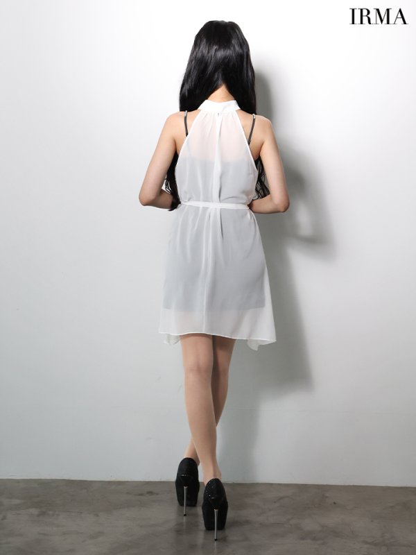 ホワイト　モデル：まおちゃる　身長：158cm　着用サイズ：Sサイズ