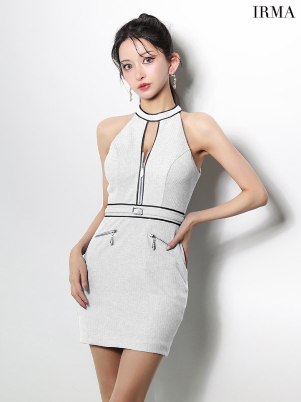 ホワイト　モデル：まおちゃる　身長：158cm　着用サイズ：Sサイズ