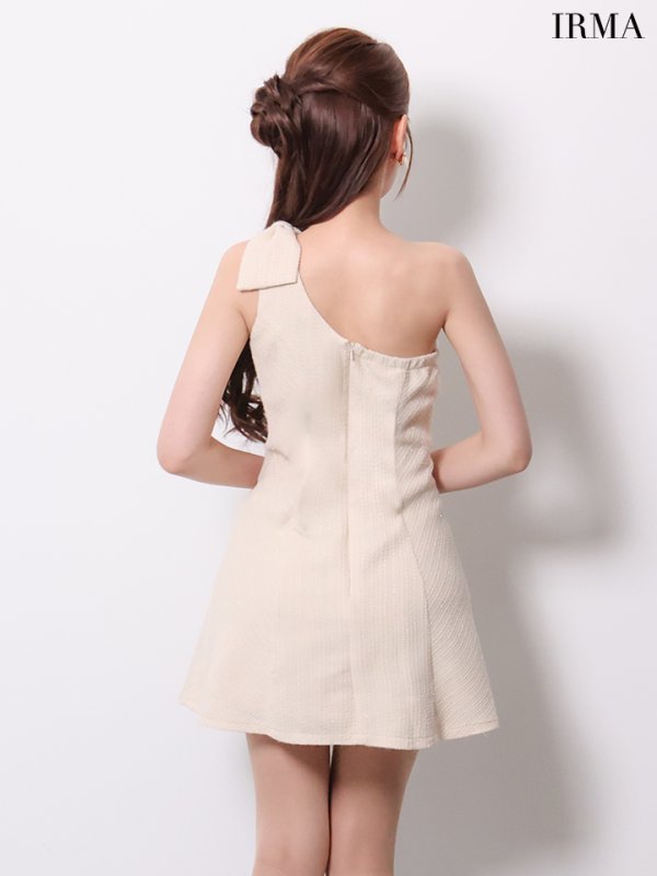 ベージュ　モデル：ももか　身長：156cm　着用サイズ：XSサイズ