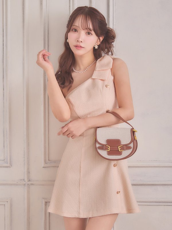 ピンクベージュ　モデル：三上悠亜　身長：159cm　着用サイズ：Sサイズ