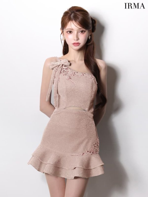 ピンクベージュ モデル：ももか　身長：156cm　着用サイズ：XSサイズ