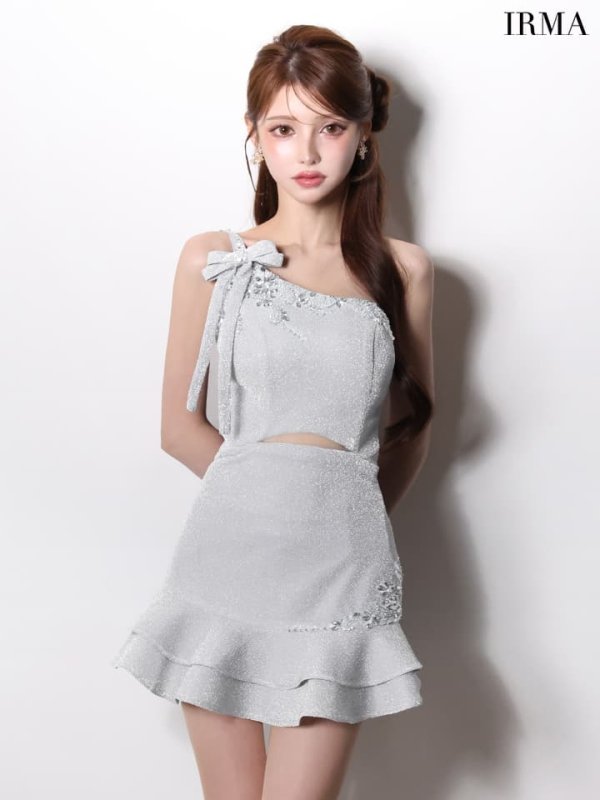 シルバー モデル：ももか　身長：156cm　着用サイズ：XSサイズ