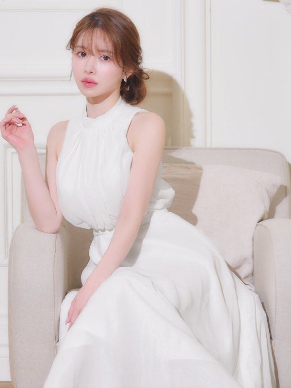 ホワイト　モデル：ゆめ　身長：160cm　着用サイズ：Sサイズ