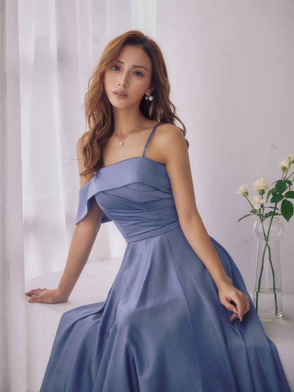 ロストブルー　モデル：カレン　身長：165cm　着用サイズ：Sサイズ