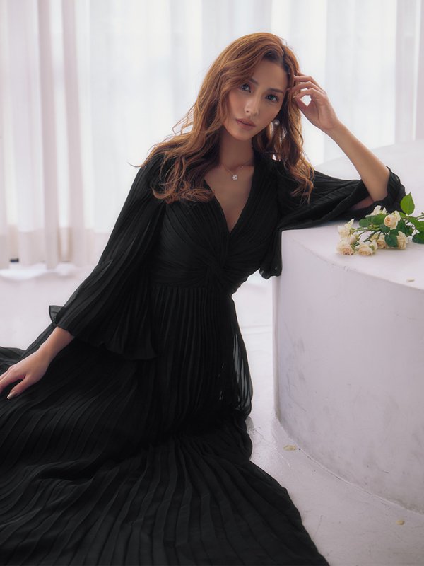 ブラック　モデル：カレン　身長：165cm　着用サイズ：Sサイズ