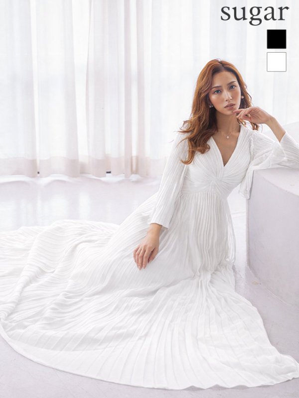 ホワイト　モデル：カレン　身長：165cm　着用サイズ：Sサイズ