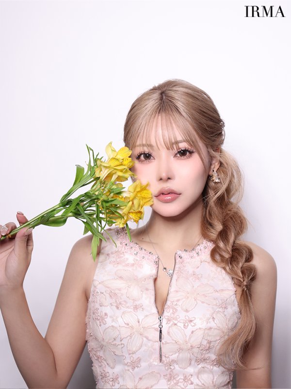 ピンク　モデル：如月れい　身長：156cm　着用サイズ：Sサイズ