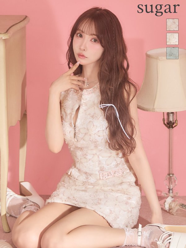 ピンク　モデル：三上悠亜　身長：159cm　着用サイズ：Sサイズ