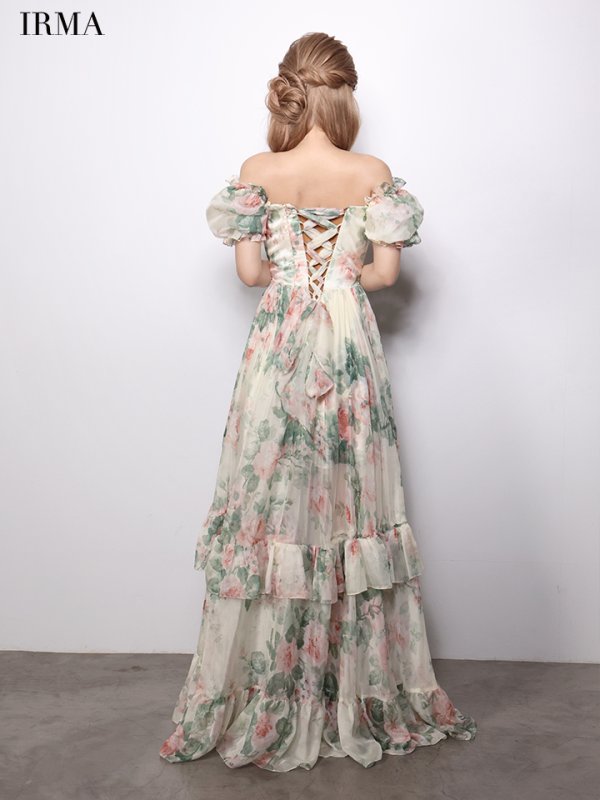 クリーム　モデル：如月れい　身長：156cm　着用サイズ：Mサイズ