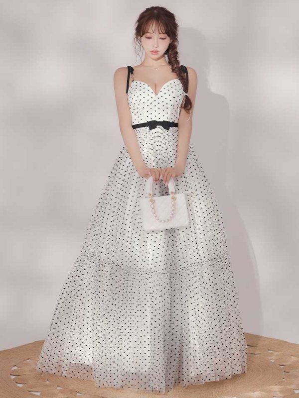 ホワイト　モデル：三上悠亜　身長：159cm　着用サイズ：Sサイズ