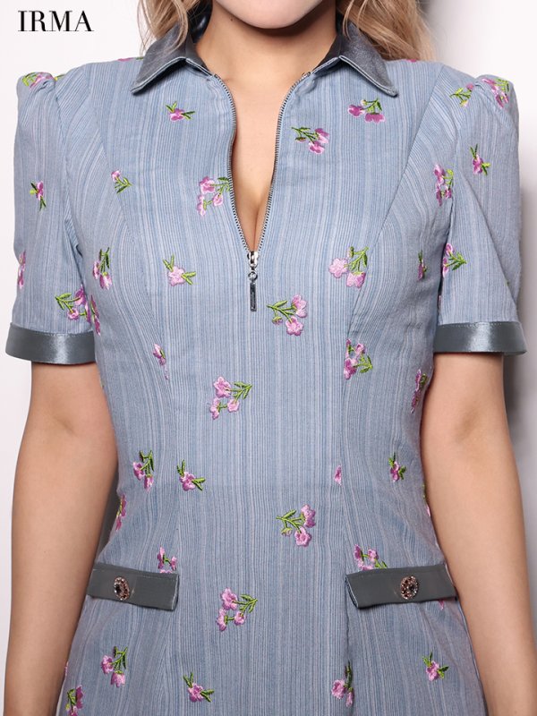 ブルー　モデル：如月れい　身長：156cm　着用サイズ：Sサイズ