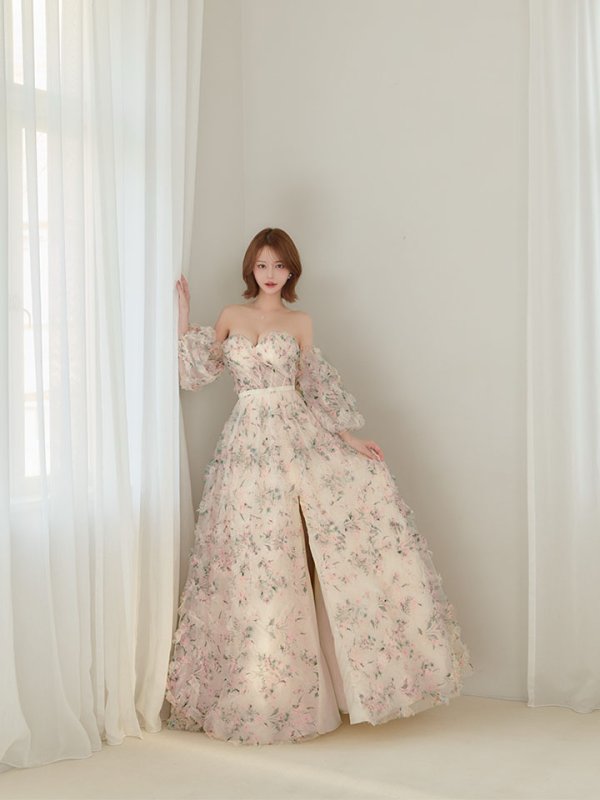 クリーム　モデル：れみ　身長：163cm　着用サイズ：Sサイズ