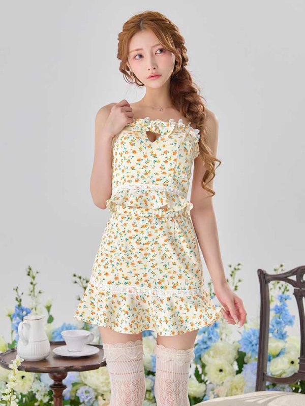 クリーム　モデル：まみ　身長：161cm　着用サイズ：Sサイズ