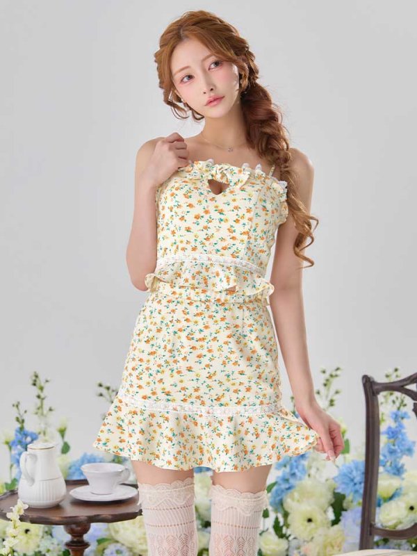 クリーム　モデル：まみ　身長：161cm　着用サイズ：Sサイズ