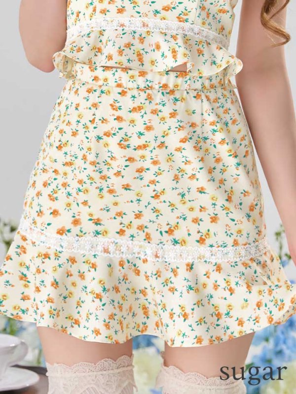 クリーム　モデル：まみ　身長：161cm　着用サイズ：Sサイズ