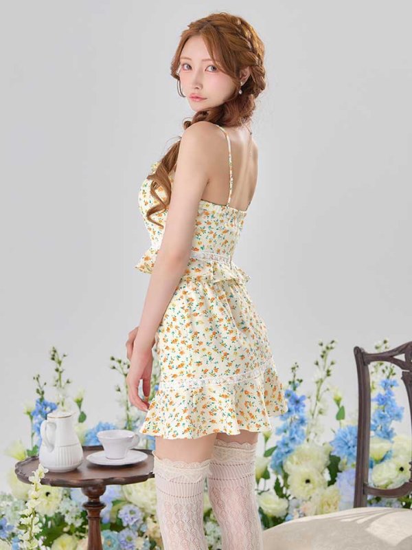 クリーム　モデル：まみ　身長：161cm　着用サイズ：Sサイズ