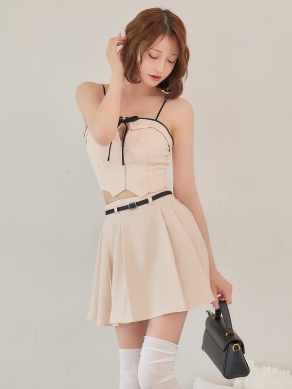 ベージュ　モデル：れみれみ　身長：163cm　着用サイズ：Sサイズ