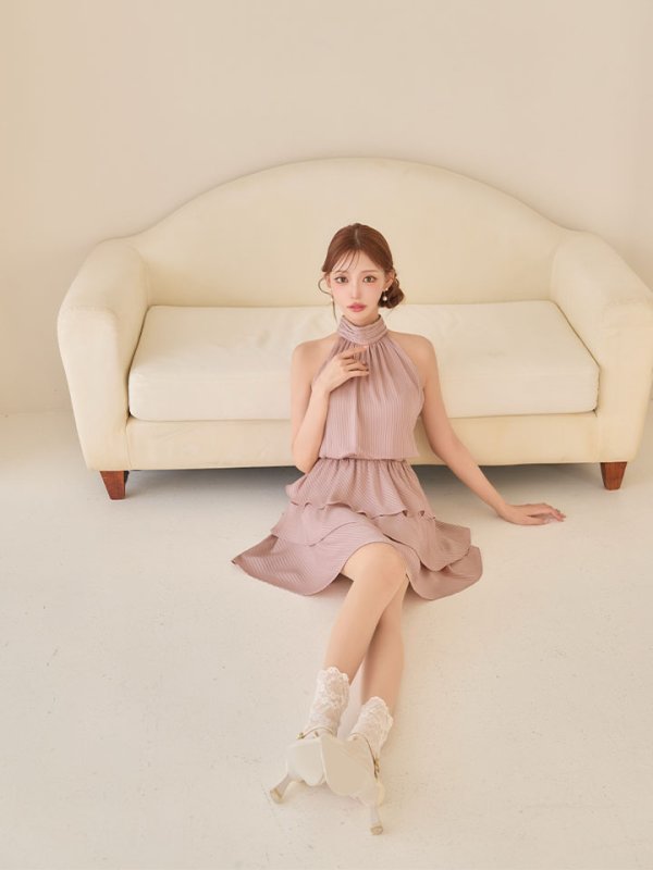 ピンク　モデル：明日花キララ　身長：162cm 着用サイズ：Sサイズ