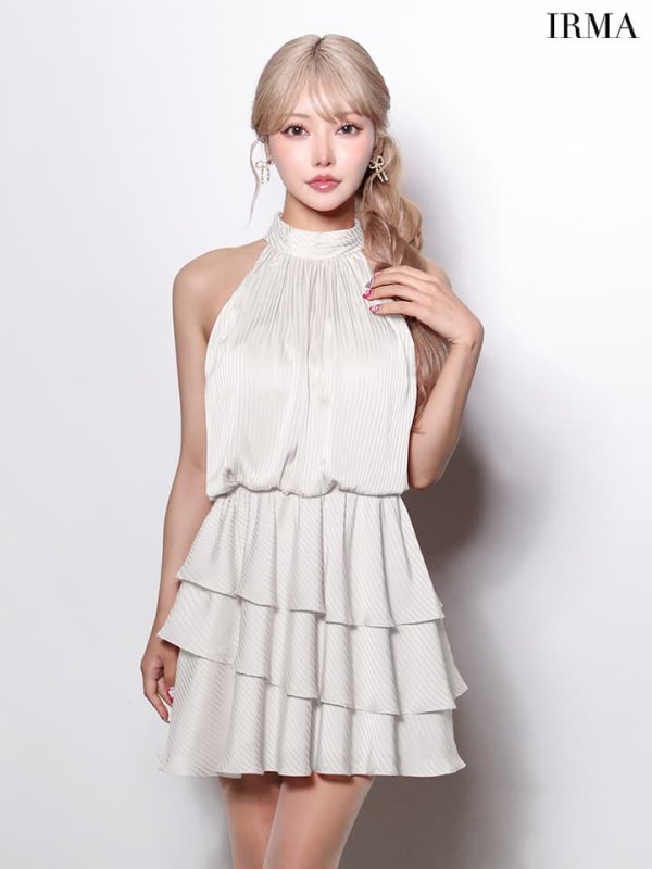 ホワイト モデル：如月れい　身長：156cm　着用サイズ：Sサイズ