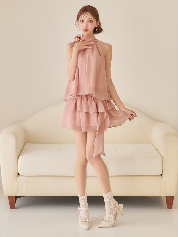 ピンクベージュ　モデル：明日花キララ　身長：162cm 着用サイズ：Sサイズ