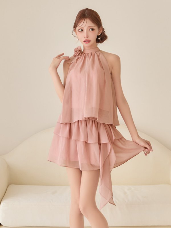 ピンクベージュ　モデル：明日花キララ　身長：162cm 着用サイズ：Sサイズ