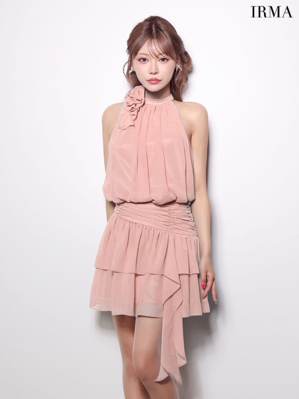 ピンクベージュ モデル：如月れい　身長：156cm　着用サイズ：Sサイズ