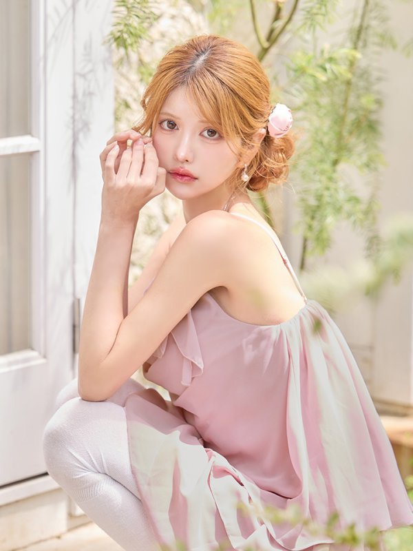 ピンクベージュ モデル：まりん　身長：164cm　着用サイズ：Sサイズ