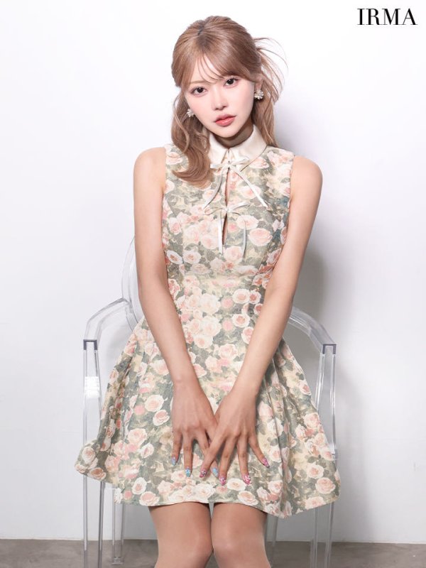 グリーン　モデル：如月れい　身長：156cm　着用サイズ：Sサイズ
