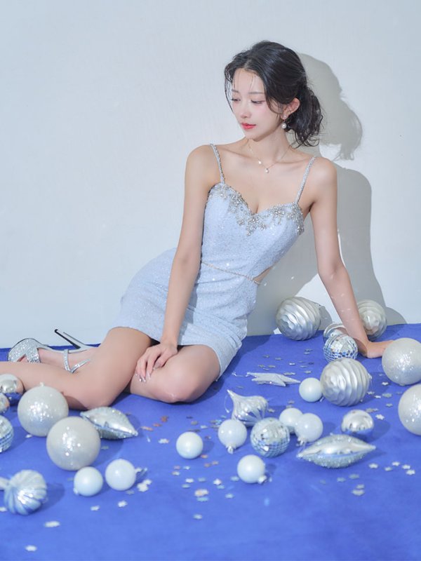 ブルー　モデル：ゆいぴす　身長：170cm　着用サイズ：Sサイズ
