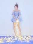 ブルー　モデル：三上悠亜　身長：159cm　着用サイズ：Sサイズ