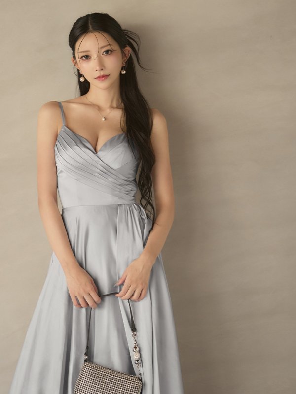 シルバー　モデル：ゆいぴす　身長：170cm　着用サイズ：Sサイズ