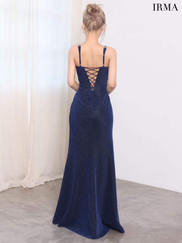 ダークロイヤル　モデル：如月れい　身長：156cm　着用サイズ：Mサイズ