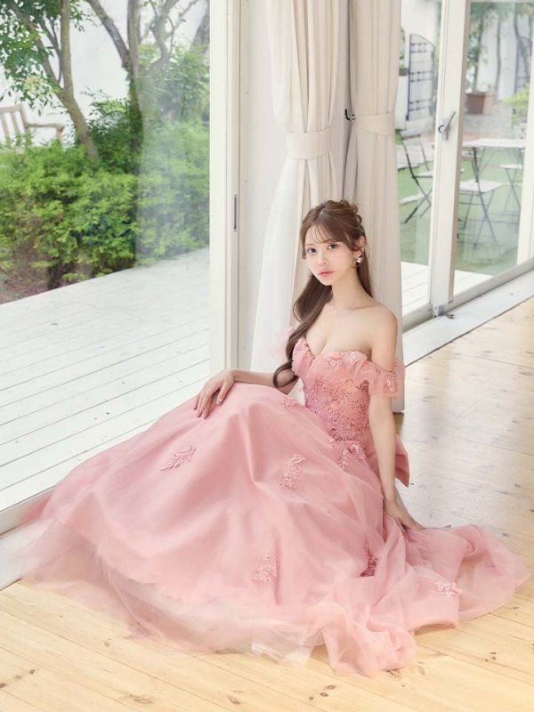 ピンクベージュ　モデル：るりぴ　身長：165cm　着用サイズ：Sサイズ