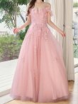 ピンクベージュ　モデル：るりぴ　身長：165cm　着用サイズ：Sサイズ